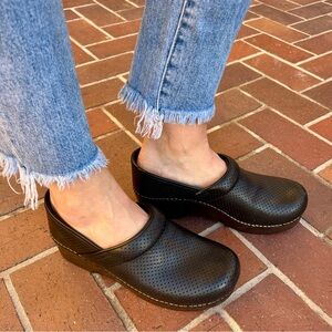 Dansko Professional XP Black Leather Perforated Clogs Size 39